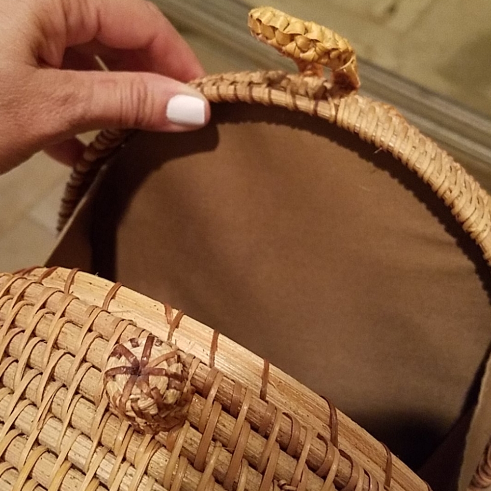 Circle Straw Beach Handwoven Rattan Crossbody Bag - Picture 6 of 8